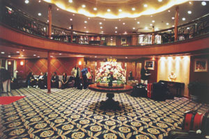 凯蒂号游轮大堂