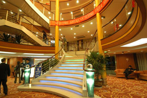 长江一号游轮大堂-楼梯