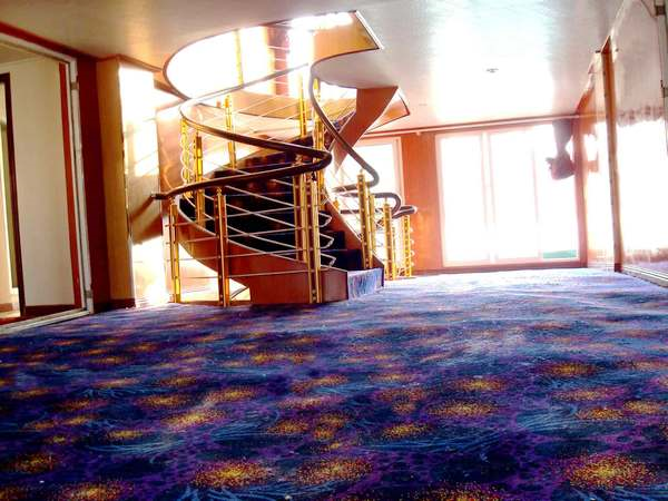 长江孚泰游轮过道