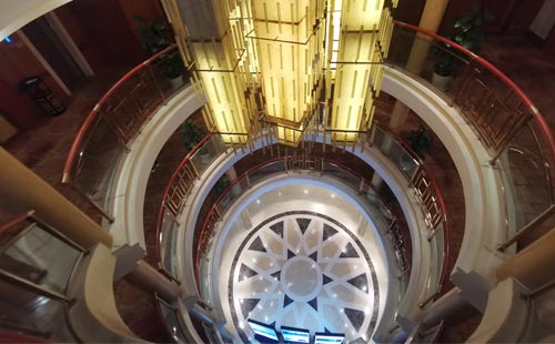 星际水晶游轮大厅