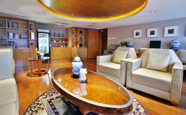 长江探索号行政酒廊