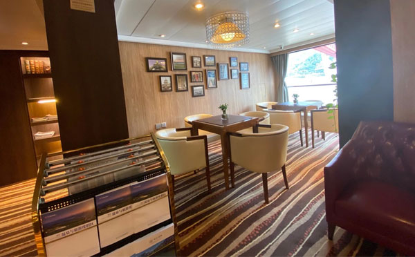 世纪神话游轮书吧