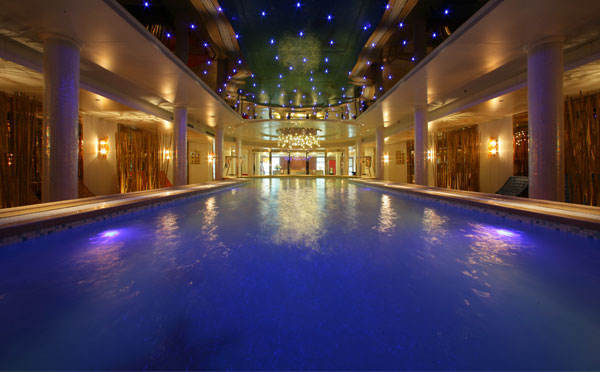 世纪神话游轮恒温游泳池