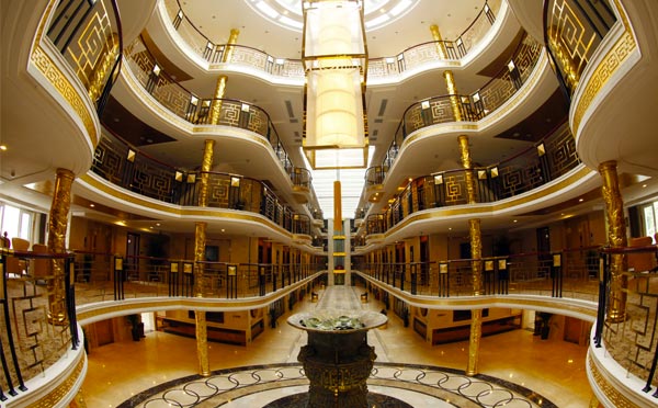 黄金1号游轮大厅