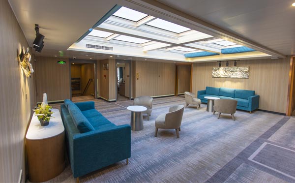 长江三号游轮行政走廊