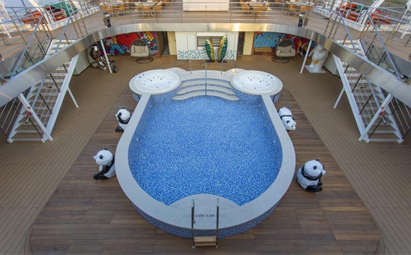 长江三号游轮游泳池