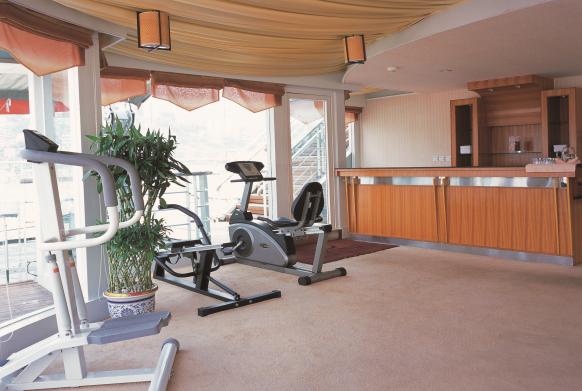 长江传说游轮健身房