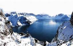 哈爾濱+童話雪鄉(xiāng)+雪地溫泉SPA+林海雪原+鏡泊湖冬捕+無人機(jī)航拍五星純玩滑雪雙飛6日游