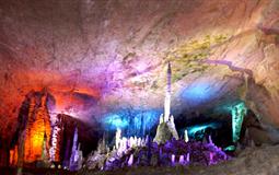 張家界森林公園+天門山森林公園(玻璃棧道)+黃龍洞+芙蓉鎮(zhèn)+鳳凰古城雙飛5日游