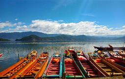 云南麗江-瀘沽湖雙飛5日游純玩小包團(tuán)<摩梭家訪+瀘沽湖環(huán)湖游+玉龍雪山+束河古鎮(zhèn)>