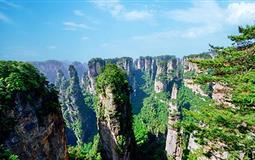 張家界+袁家界+天子山+黃石寨+千古情晚會+土司城+火車4日游