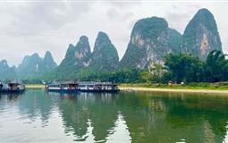 桂林陽朔雙動(dòng)休閑4/5日游<0自費(fèi)+船游漓江+竹筏游遇龍河+印象·劉三姐+燕莎熱氣球+銀子巖>