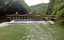 重慶天生三橋-仙女山-彭水阿依河-烏江畫廊-龔灘古鎮(zhèn)-蚩尤九黎城-輕軌穿樓-解放碑-洪崖洞臻享5日游