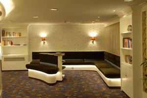 美維凱蕾號游輪閱覽室