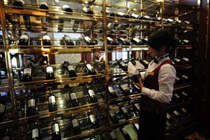 黃金一號游輪(葡萄酒架)