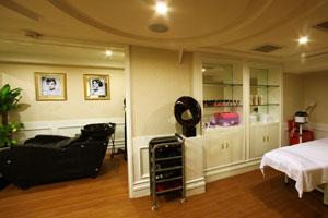 黃金2號(hào)游輪（美容美發(fā)室）