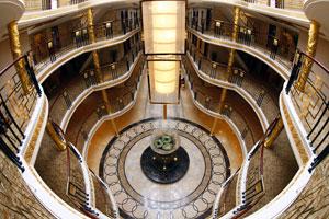 黃金8號(hào)游輪（大廳）