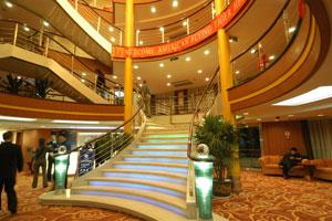 長江一號游輪大堂-樓梯