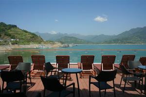 世紀(jì)傳奇游輪5樓觀光甲板