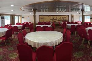 长江孚泰游轮餐厅