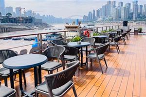 世紀綠洲俱樂部甲板