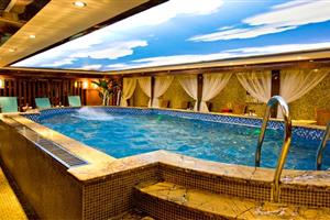 總統8號游輪游泳池