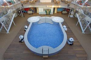 长江三号游轮游泳池