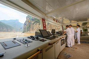 長江記憶船長室